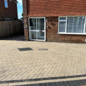 Block Paved Driveway with Charcoal Diamond and Borderline in Tunbridge…