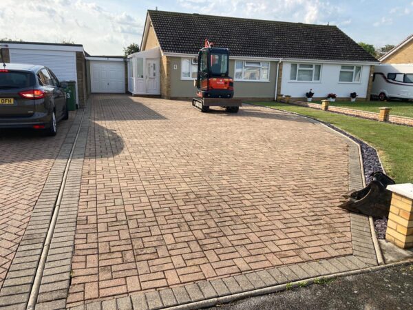 Resin Bound Driveway Dymchurch 2.jpeg