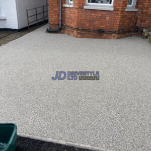 Resin Bound Driveway with New Kerbing in Tunbridge Wells