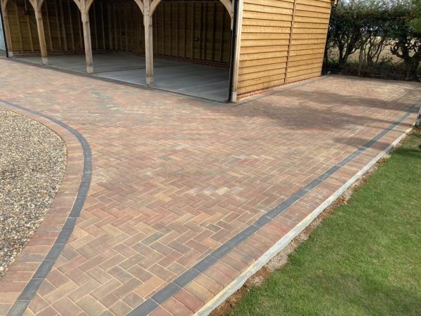 Autumn mix paved driveway in New Hythe