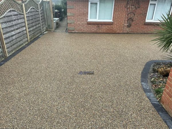 Gold resin driveway in Acrise