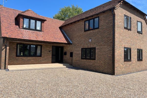 Multi coloured gravel driveway in Acrise Place