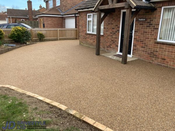 Resin driveway surfacing in Godinton