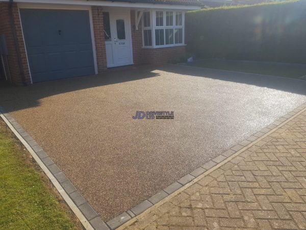 Resin driveway surfacing in Golden Green